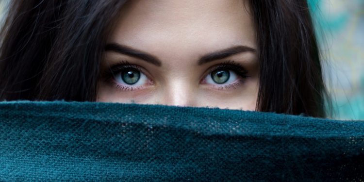 A Comparison between HIFU Facelifts and Surgical Facelifts: What You Need to Know