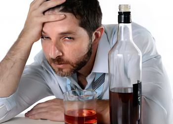 Alcoholism: Causes And Risk Factors You Should Be Aware Of